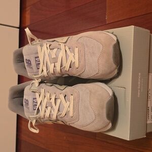 Mens New Balance 574 Core Shoes - size 7.5